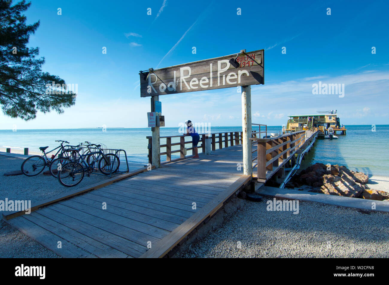 Rod and Reel Pier and restaurant on Anna Maria Island, Florida Stock Photo  - Alamy