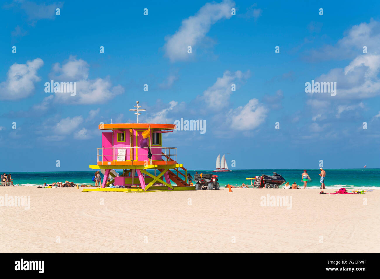 Art Deco style Lifeguard hut on South Beach, Ocean Drive, Miami Beach, Miami, Florida, USA Stock Photo