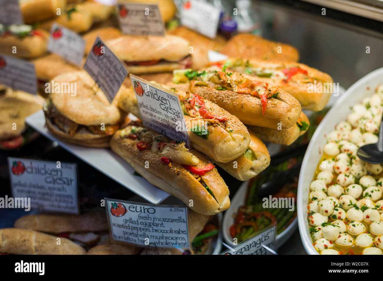 USA, Pennsylvania, Philadelphia, Reading Terminal Market, food market