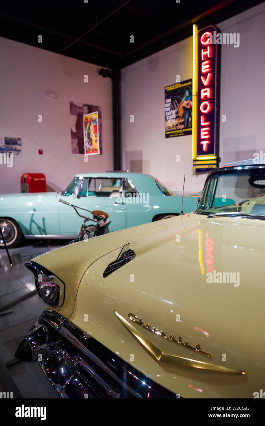 USA, Pennsylvania, Hershey, AACA Auto Museum, interior with US cars from the 1950s Stock Photo