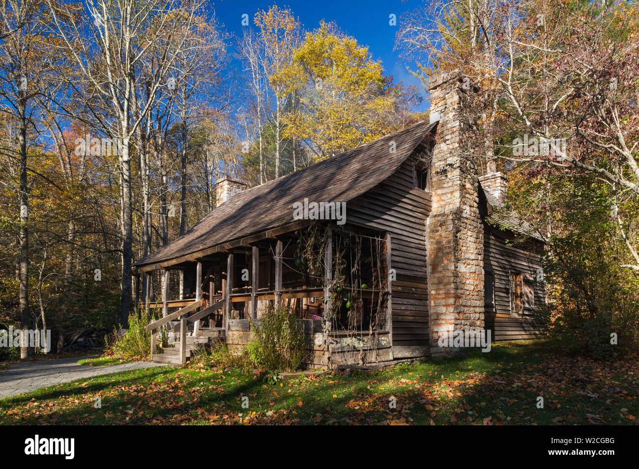 USA, North Carolina, Pisgah Forest, Cradle of Forestry National Historic Site, site of the first forestry conservation school in the US, founded by Dr. Carl Schenck in 1898 as the Biltmore Forest School, school campus building, autumn Stock Photo