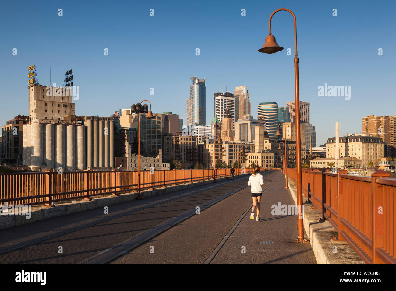 USA, Minnesota, Minneapolis, Stone Arch Bridge, morning Stock Photo