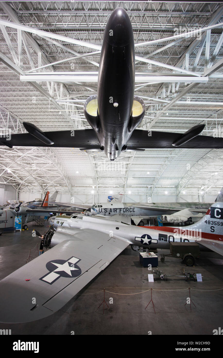 USA, Nebraska, Ashland, Strategic Air & Space Museum, U-2 spyplane and WW2-era B-17 bomber Stock Photo