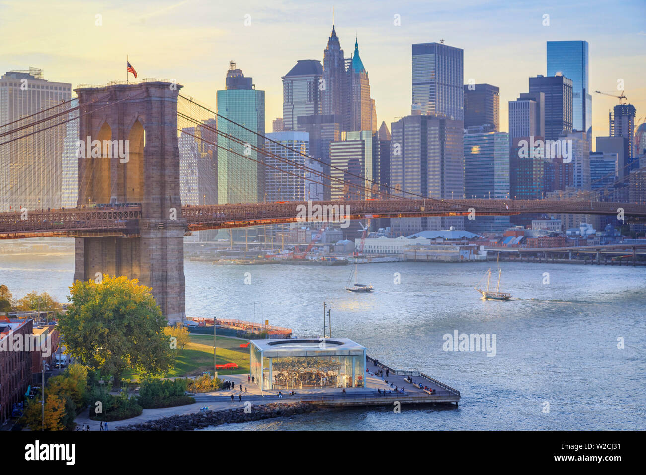Dumbo dumbo brooklyn bridge hi-res stock photography and images - Alamy