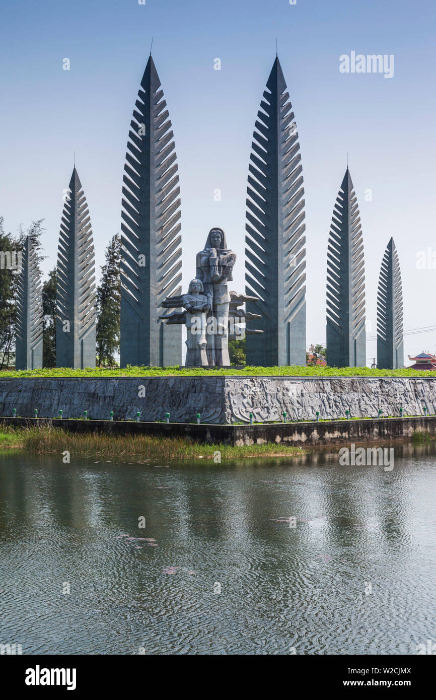 Vietnam, DMZ Area, Quang Tri Province, Ben Hai, war memorial at site of former north and south Vietnam border post Stock Photo