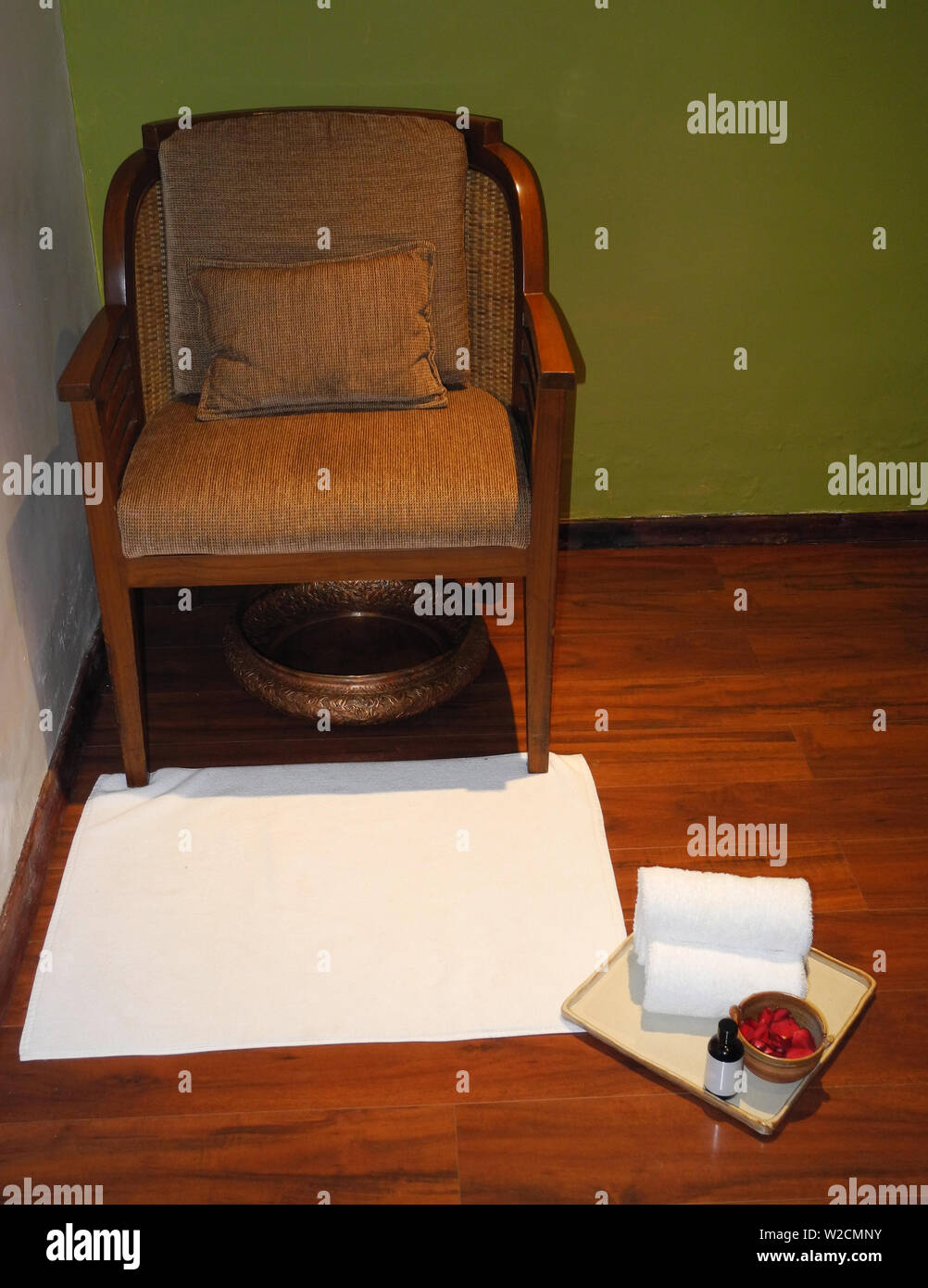 Spa foot massage place in Kerala Kochi Stock Photo Alamy