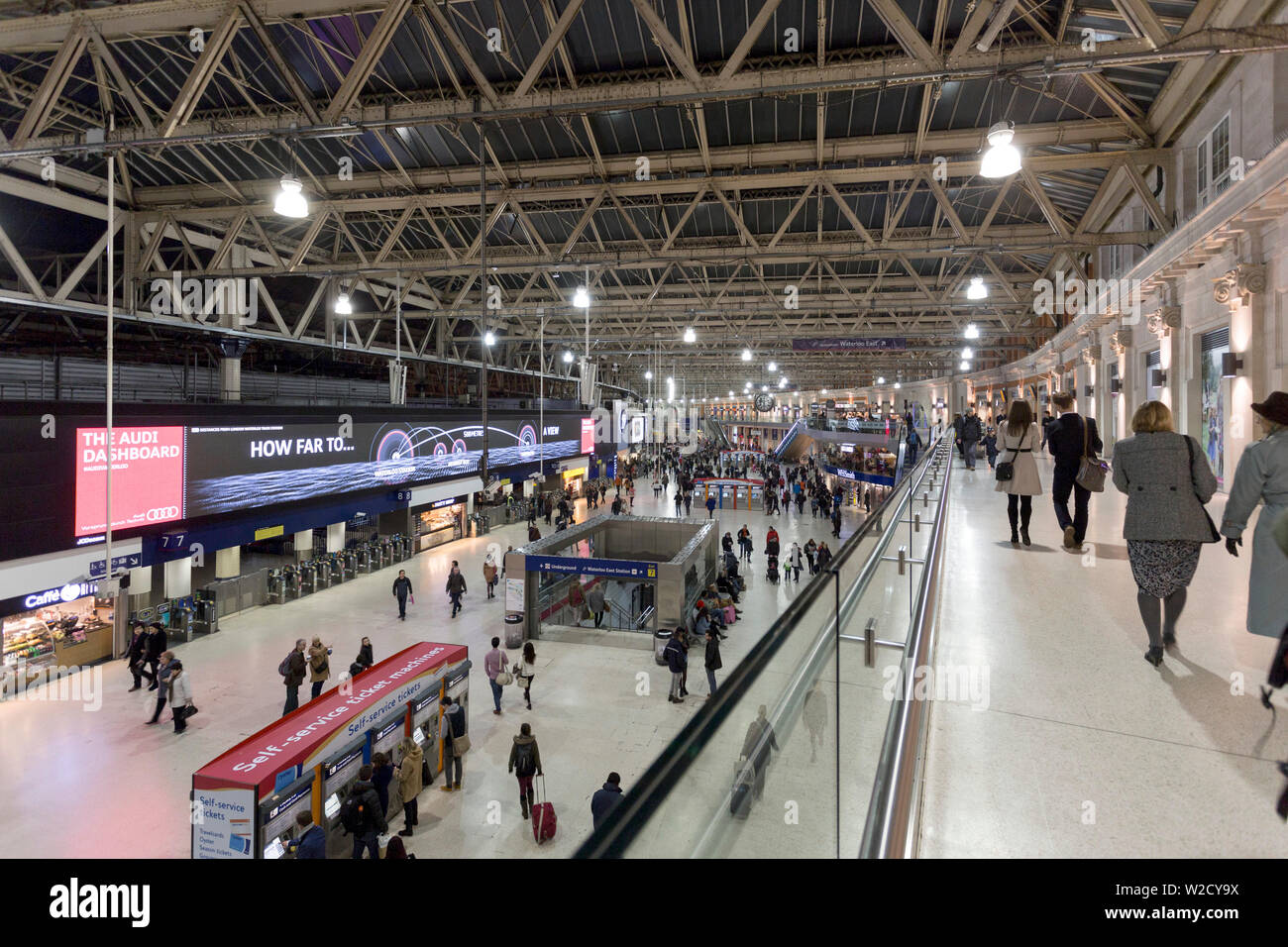 Inside waterloo station hi-res stock photography and images - Alamy