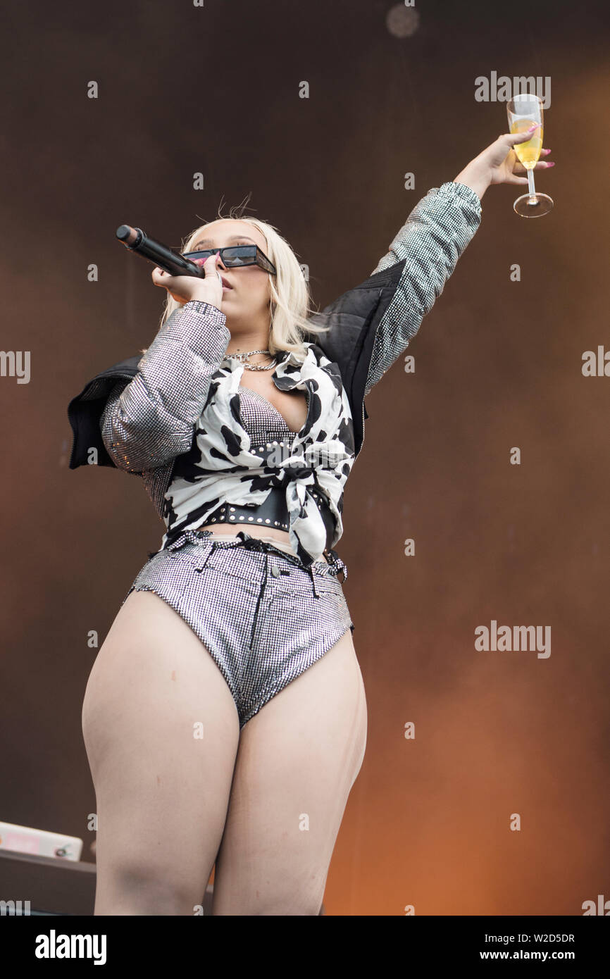 Doja Cat talks back to the "We ain't people Page 5 Lipstick
