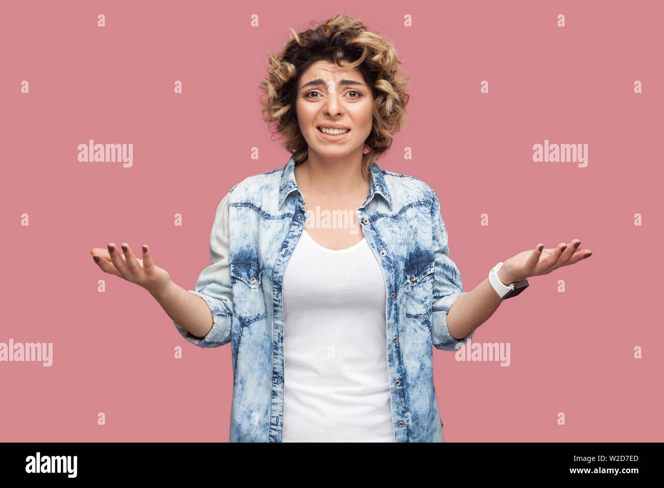 Why angry confused young woman hi-res stock photography and images - Alamy