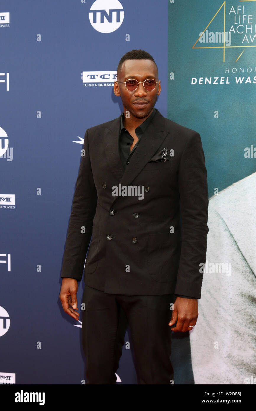 Mahershala ali paparazzi hi-res stock photography and images - Alamy