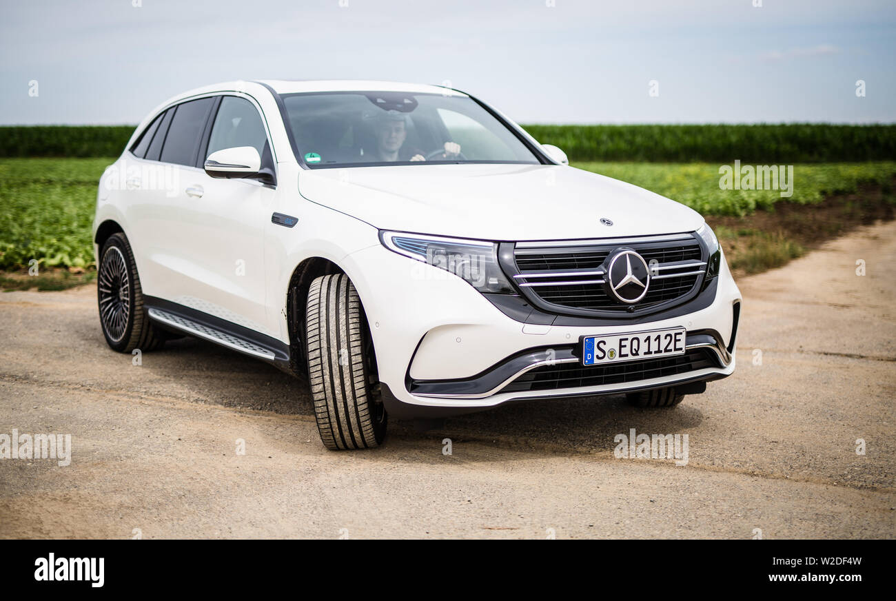 Mercedes eqc presentation outlet