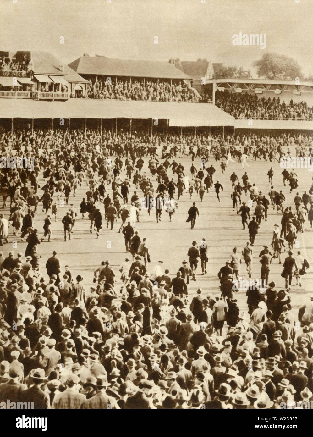 Cricket team 1930s hires stock photography and images Alamy