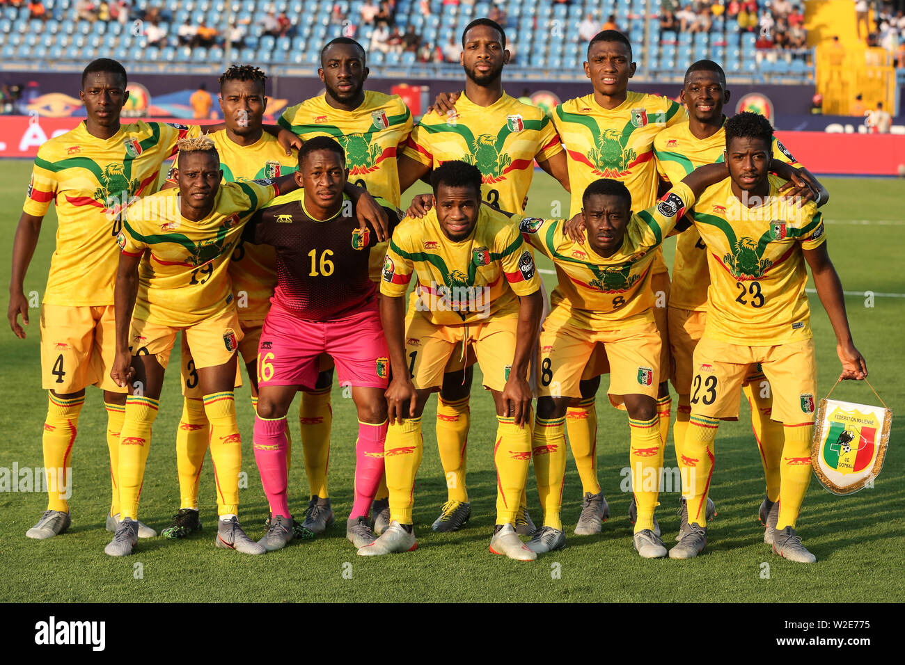 Suez, Egypt. 08th July, 2019. Soccer: Africa Cup, Mali - Ivory Coast, knockout round, round of sixteen: Mali's players pose for the group photo. Credit: Oliver Weiken/dpa/Alamy Live News Stock Photo