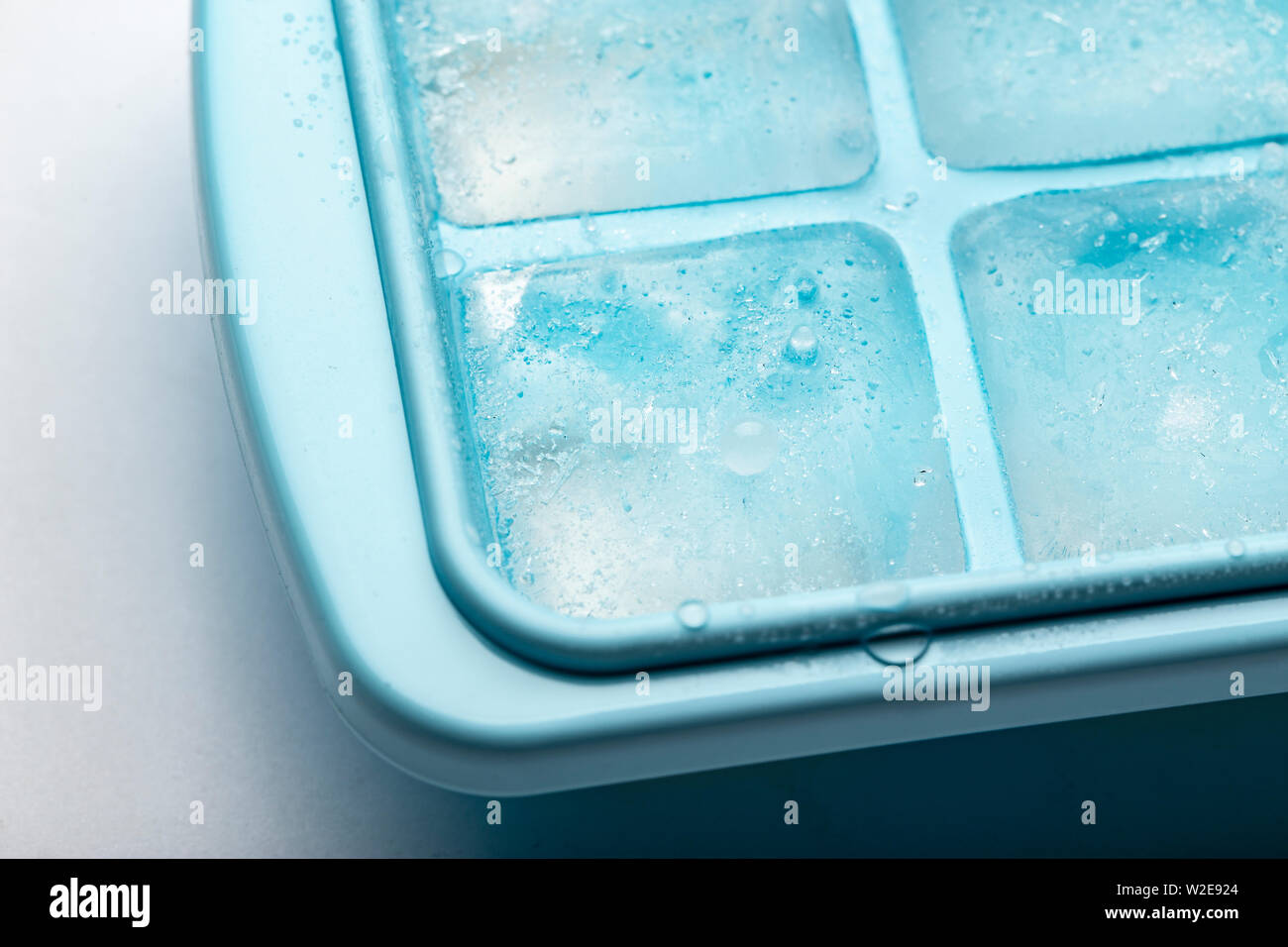 Ice cube tray freezer hi-res stock photography and images - Alamy