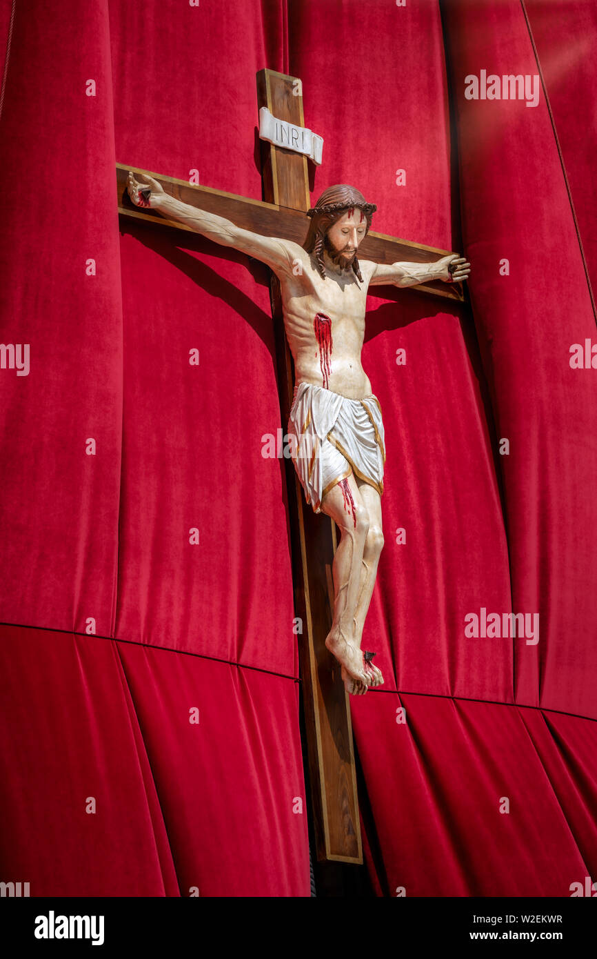 Jesus Christ On The Cross In Front Of St Peter S Basilica Vatican City Rome Lazio Italy Stock Photo Alamy