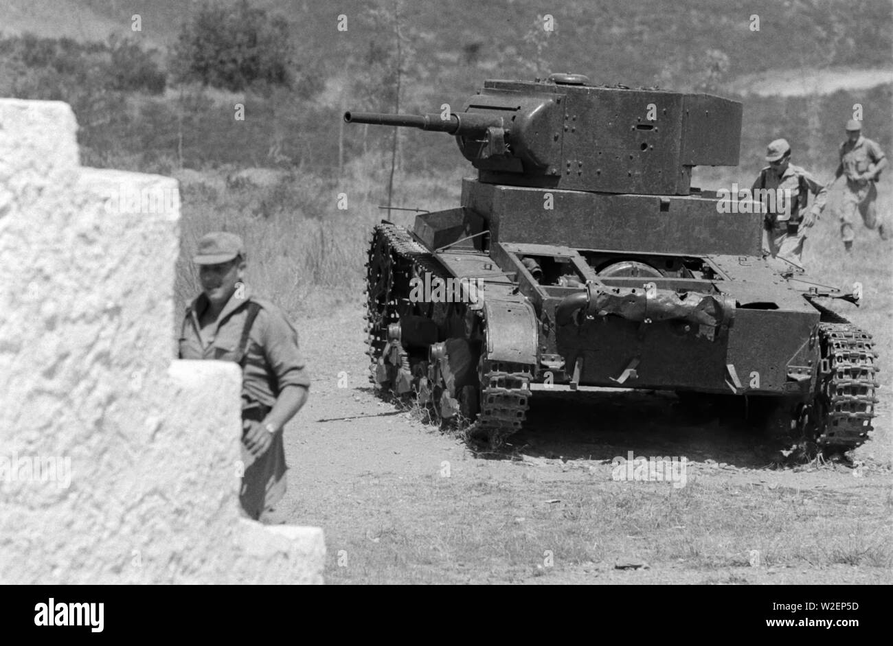 Ejército, servicio militar. Ejercicios de entrenamiento. Campamento ...