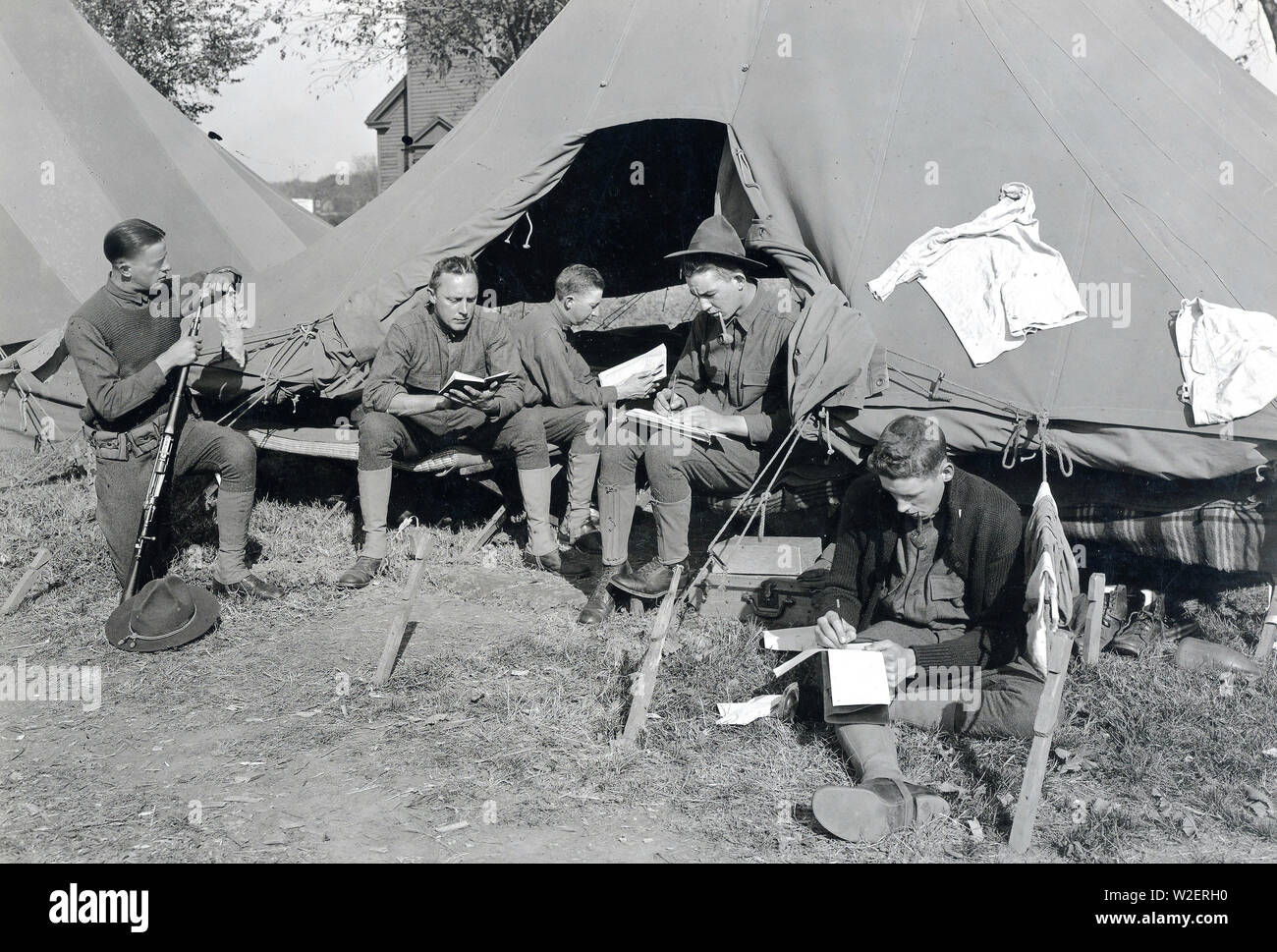Washington barracks 1910s hi-res stock photography and images - Alamy