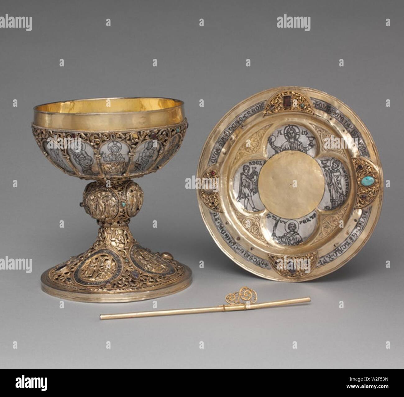 Chalice and paten hires stock photography and images Alamy