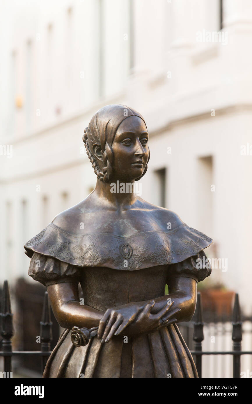 Young queen victoria statue hires stock photography and images Alamy