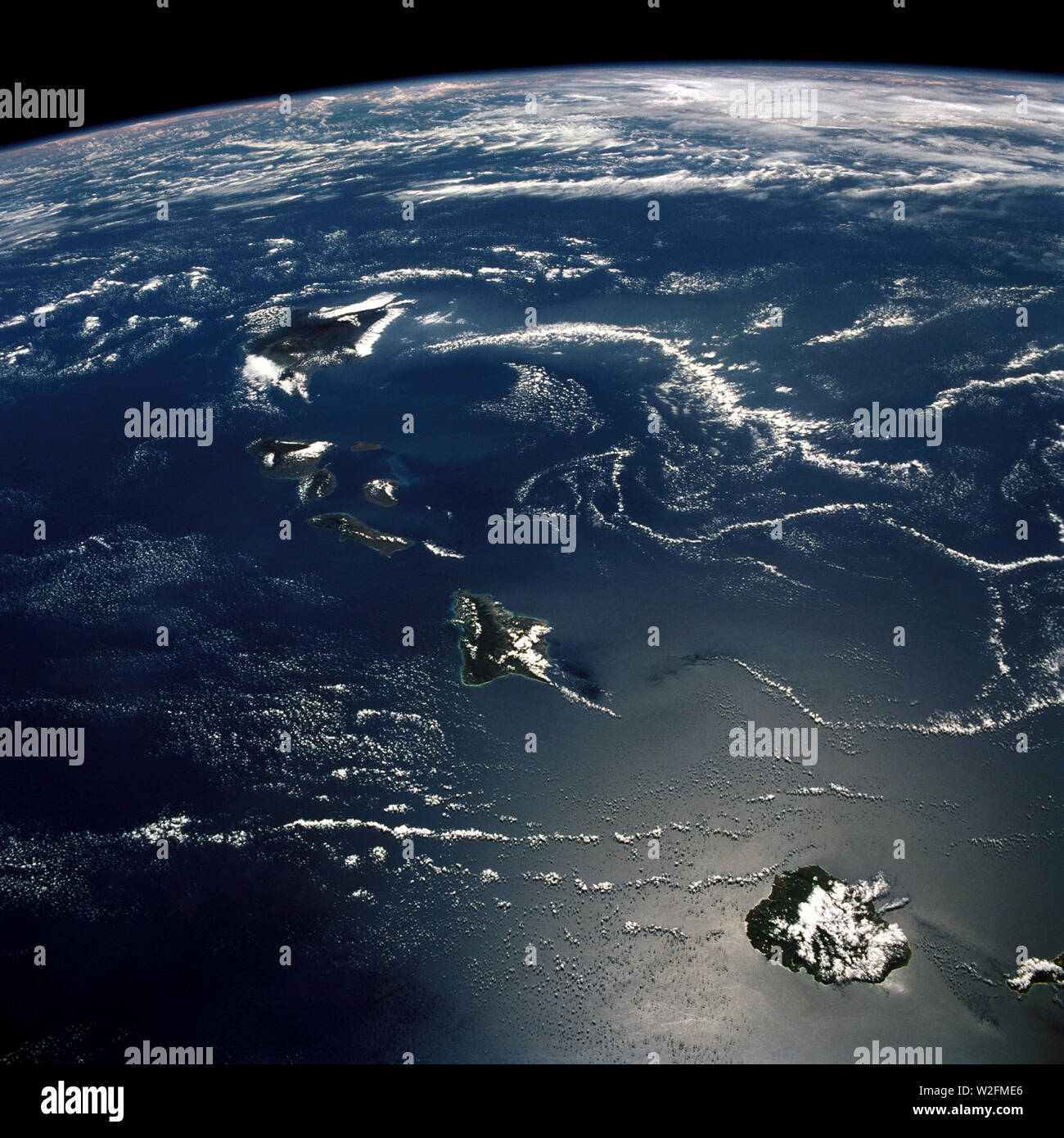 (29 Sept. - 3 Oct. 1988) --- This 70mm northerly oriented frame over the Pacific Ocean features 