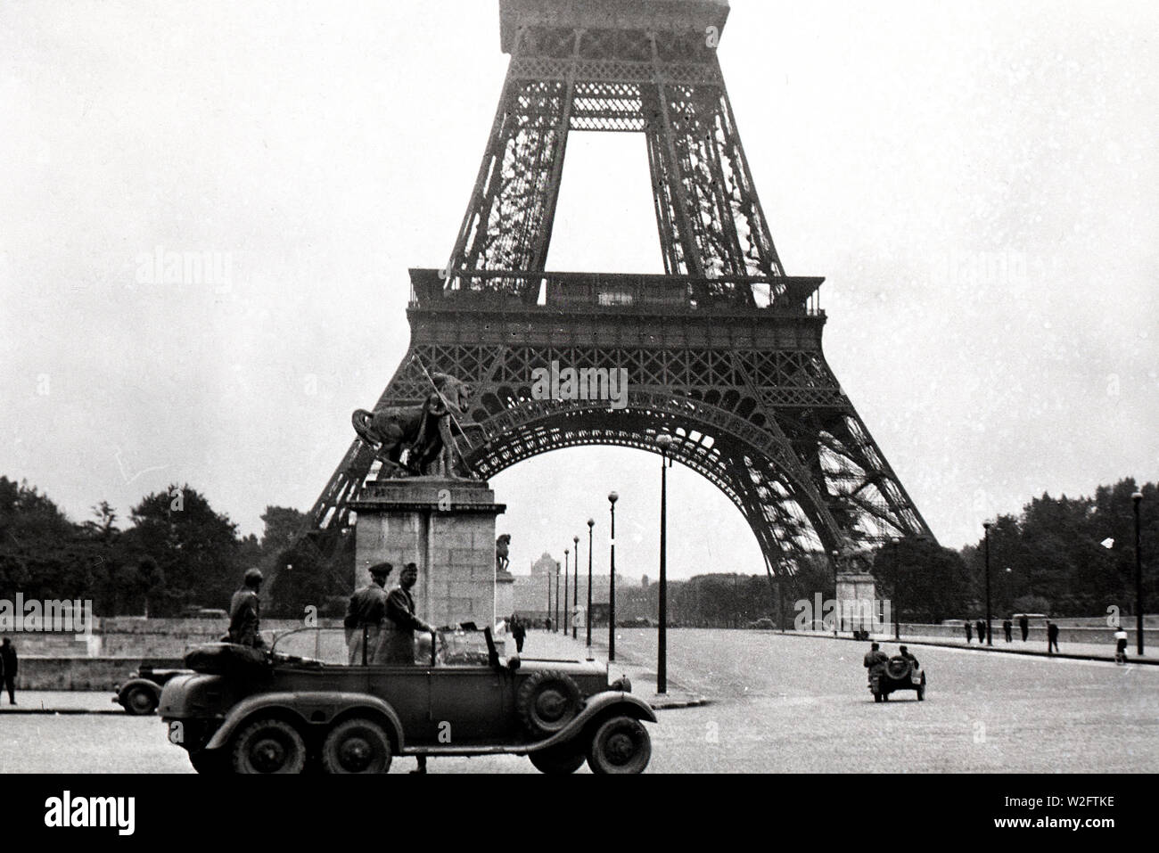 Eva Braun Collection (osam) - German troops passing the Eifel Tower in Paris France ca. late 1930s or early 1940s Stock Photo