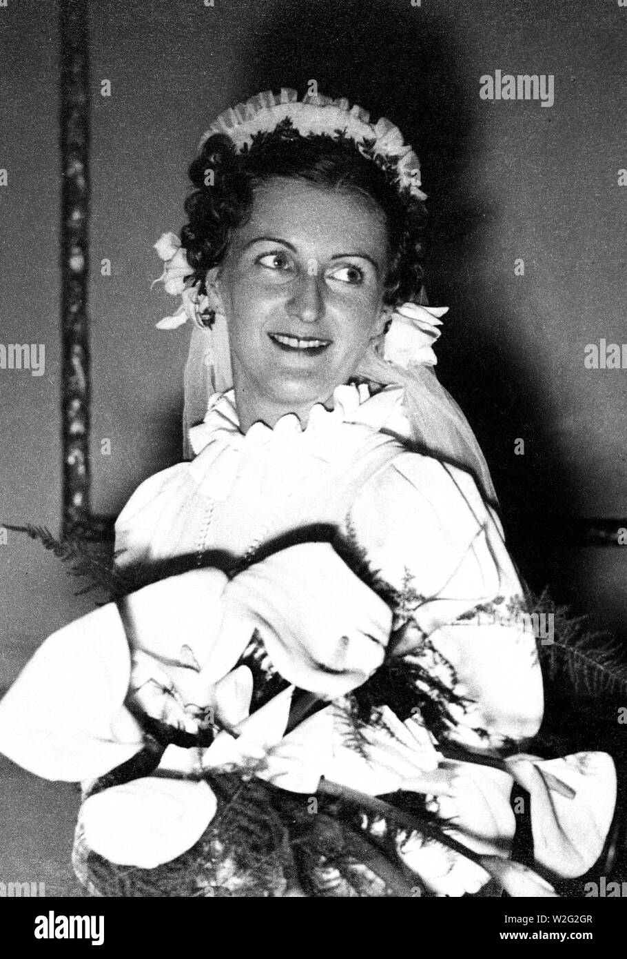 Eva Braun Collection (album 4) - German bride portrait ca. late 1930s Stock Photo