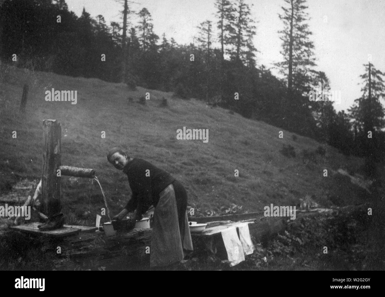 Eva Braun Collection (album 31) - Original Caption: Schulansflug der 4. Lyaemms-Klasse Stock Photo