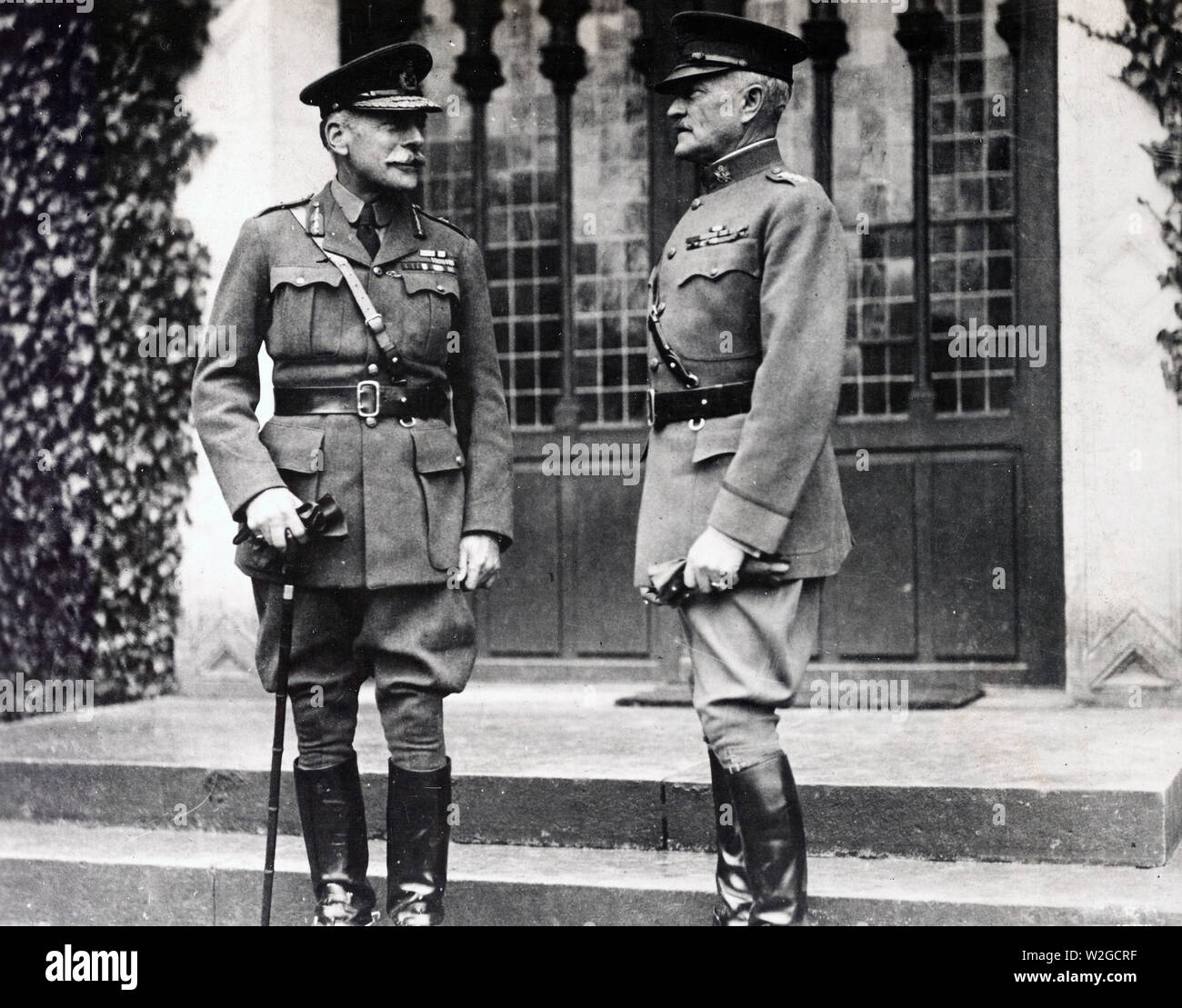 General John J Pershing U S A And Field Marshal Haig British Army In Front Of General Pershing S Headquarters Chaumont France Ca 1917 1921 Stock Photo Alamy General John J Pershing U S A And Field Marshal Haig British Army In Front Of General Pershing S Headquarters Chaumont France Ca 1917 1921 Stock Photo Alamy