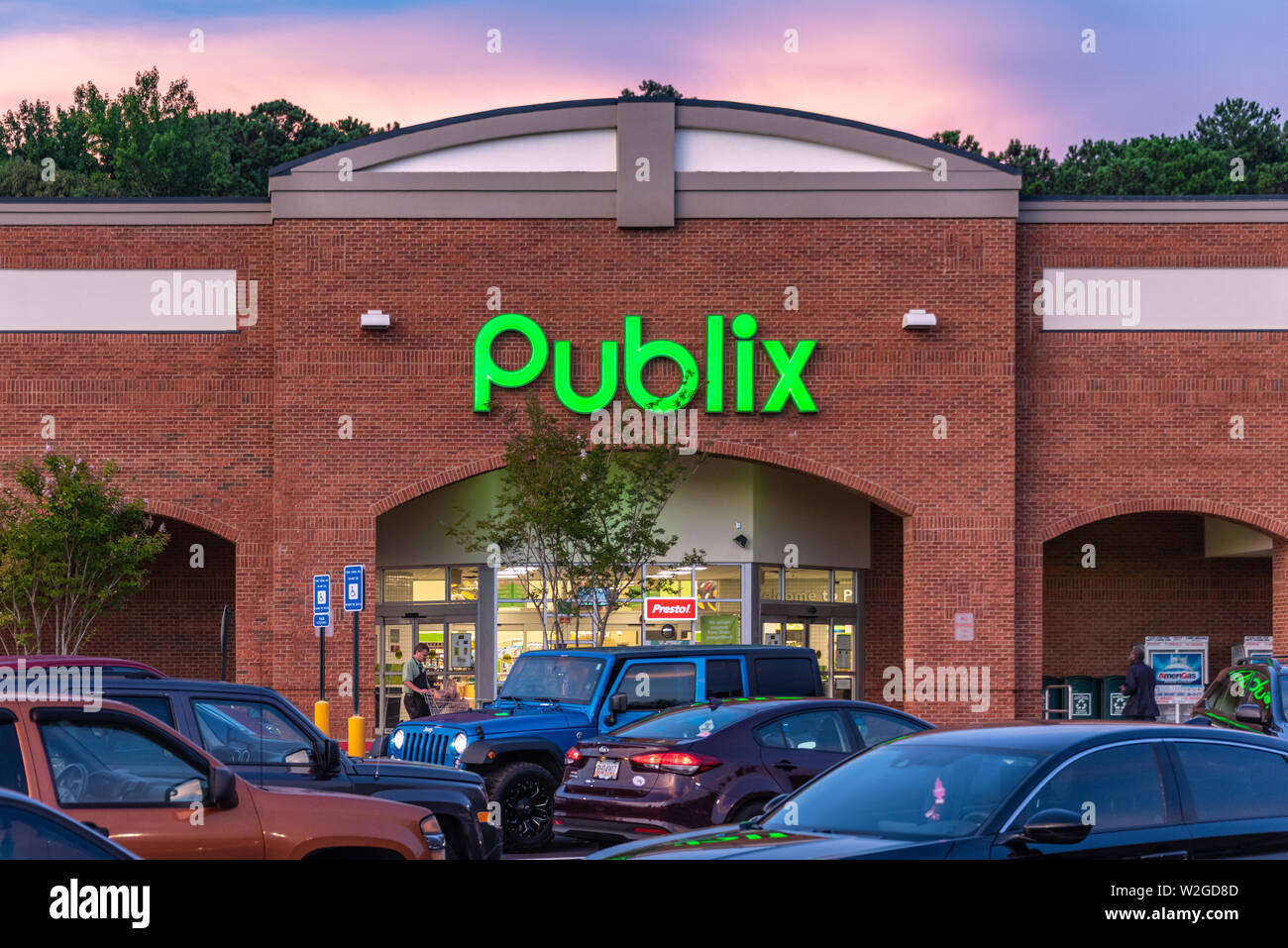 Publix Super Market (the largest and fastest-growing employee-owned supermarket chain in the U.S.) in Snellville (Metro Atlanta), Georgia. (USA) Stock Photo