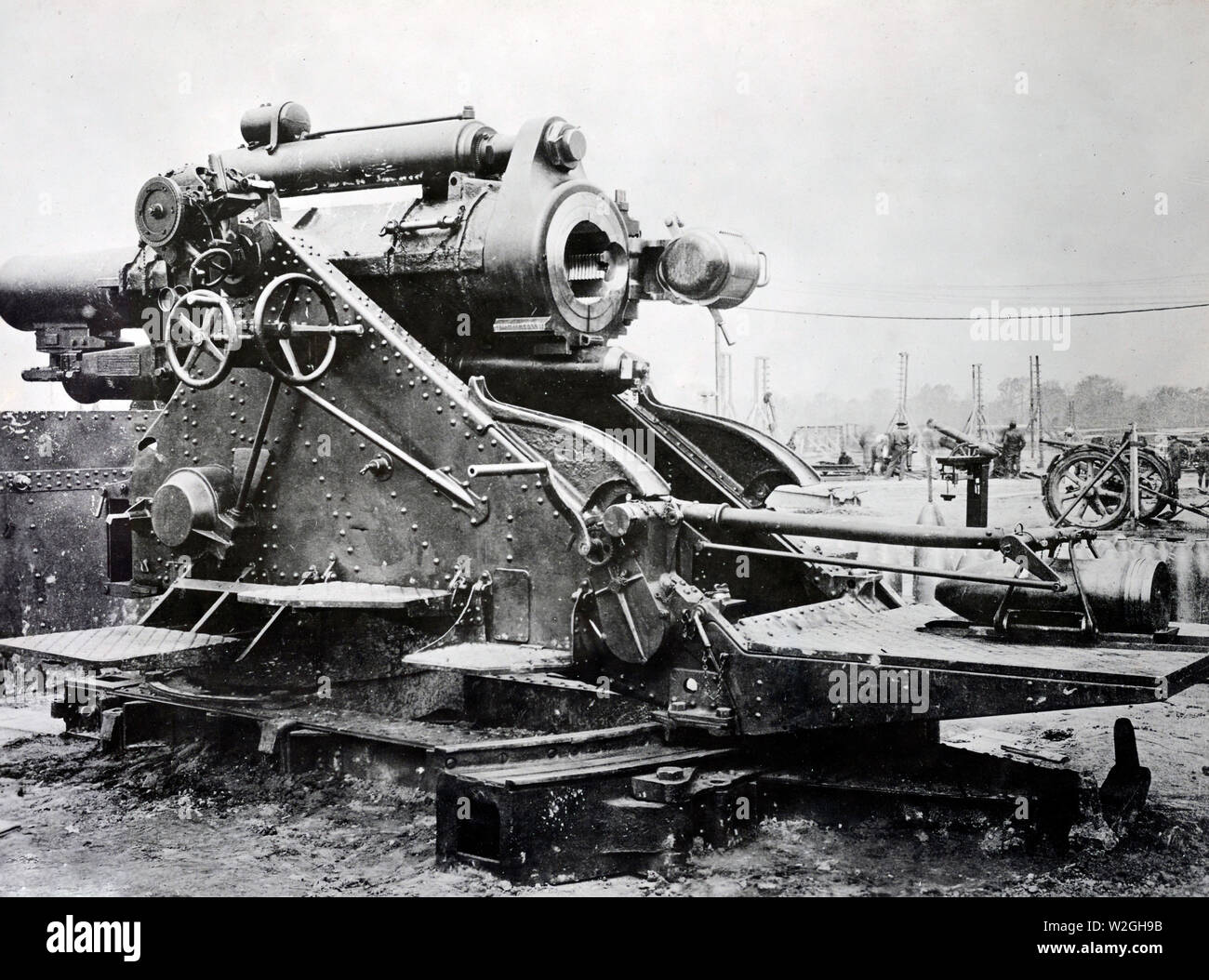 Types of howitzers used in A.E.F ca. 19161921 Stock Photo Alamy