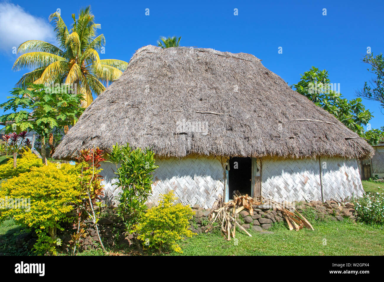 Bure in the highlands village of Navala, the last village in Fiji to ...