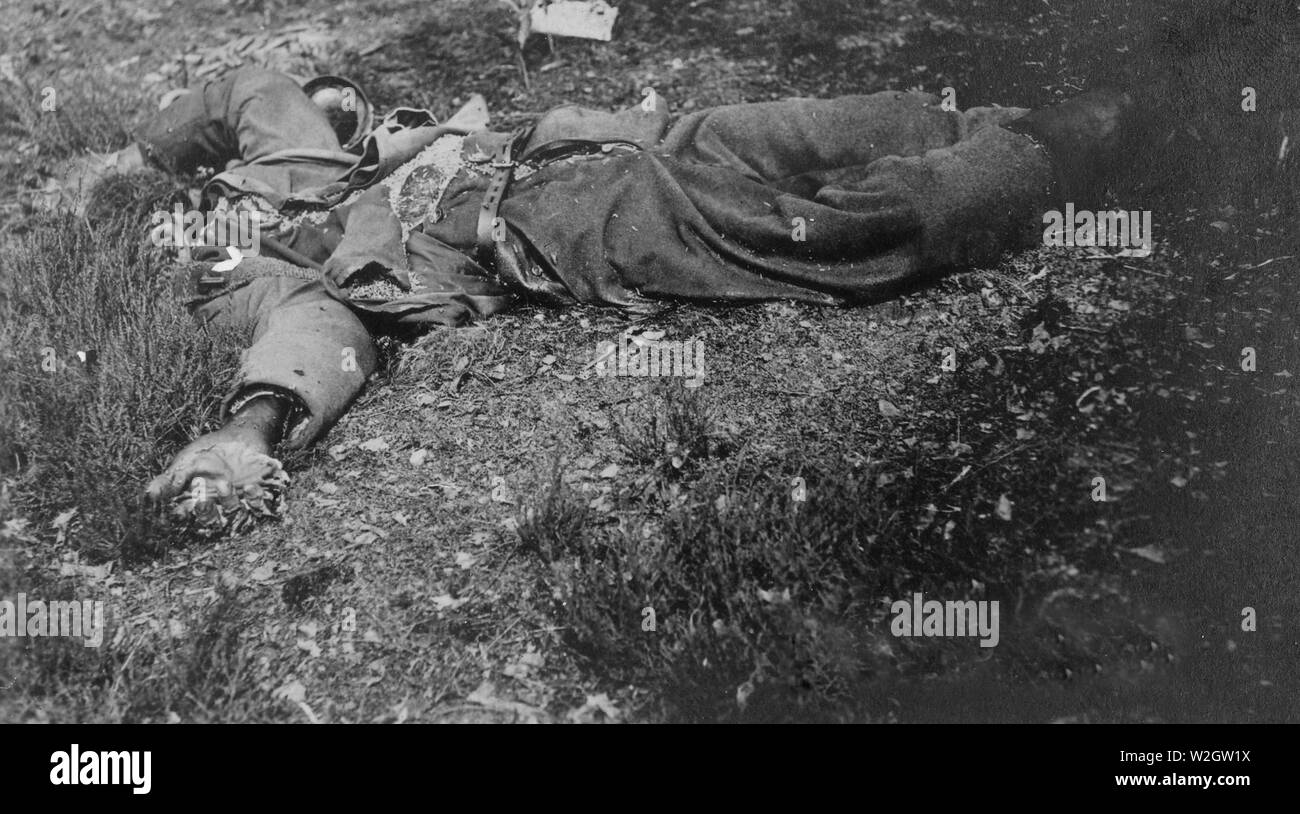 A DEAD GERMAN FOUND ON 'NO MAN'S LAND.' ca. 1918 Stock Photo