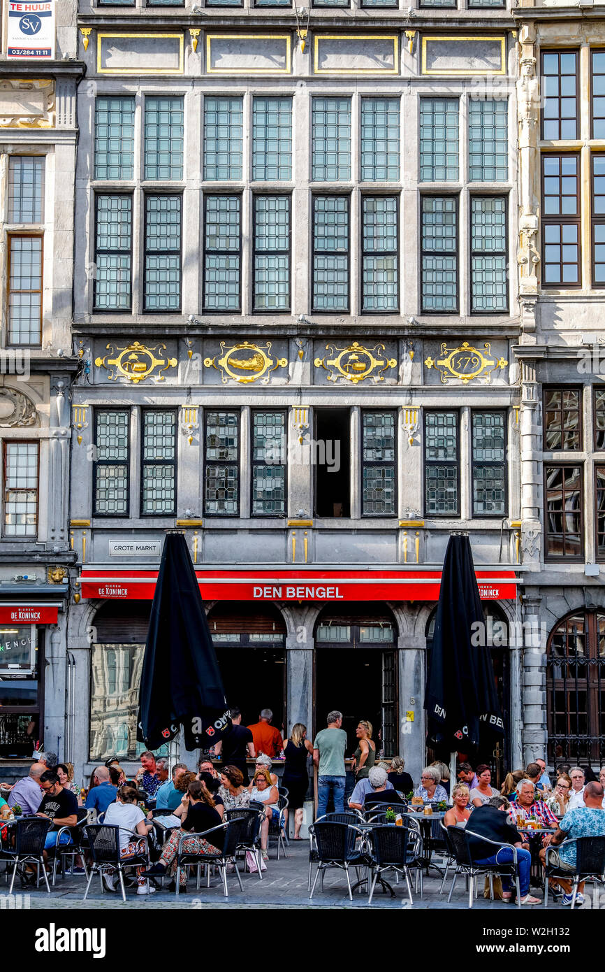 Antwerp cafe hi-res stock photography and images - Alamy