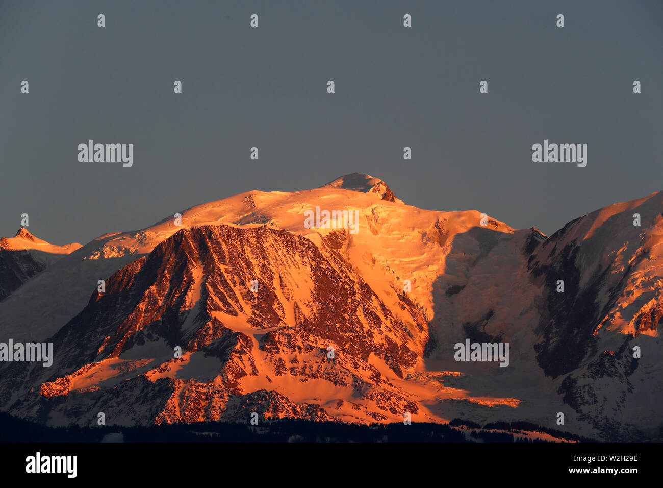 Massif du MontBlanc. Le MontBlanc plus haut sommet d'Europe 4810. France Stock Photo Alamy Massif du MontBlanc. Le MontBlanc plus haut sommet d'Europe 4810. France Stock Photo Alamy