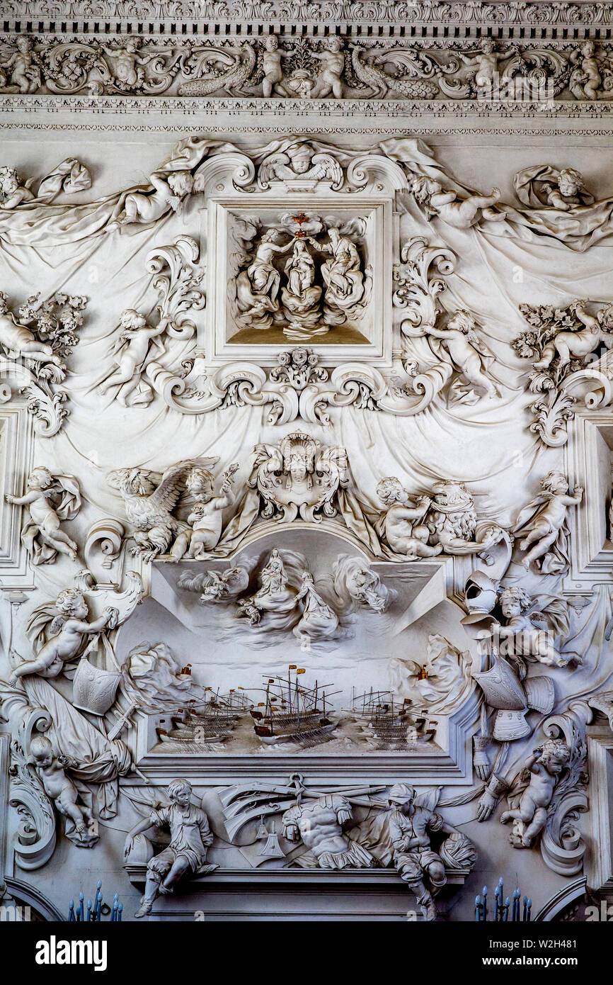 S. Cita oratorio, Palermo, Sicily, Italy. Baroque reliefs by Giacomo  Serpotta. The pivotal episode of the oratorio, performed at the center of  the aps Stock Photo - Alamy