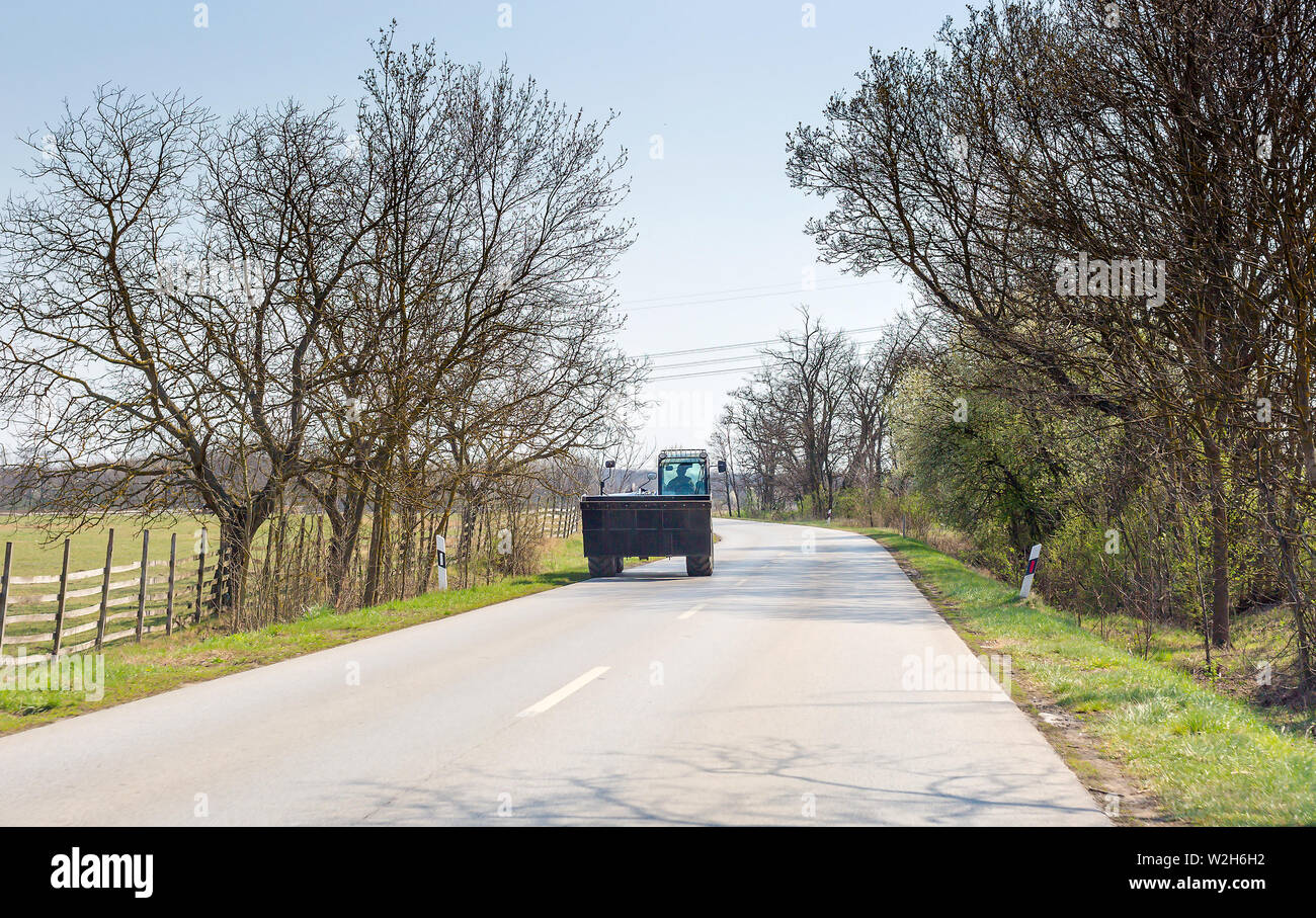Empty excavator hi-res stock photography and images - Alamy