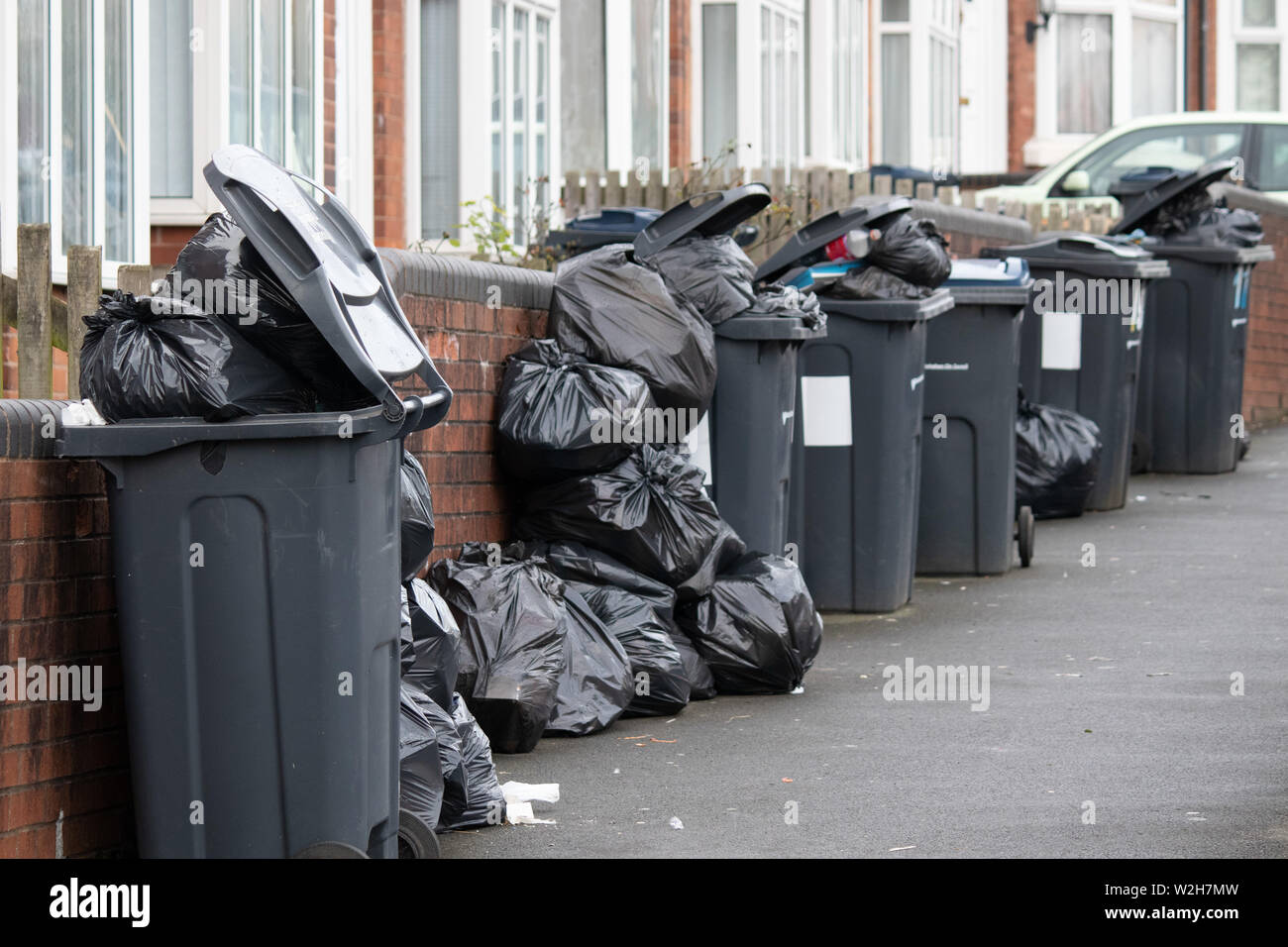 Birmingham bin strike hi-res stock photography and images - Alamy