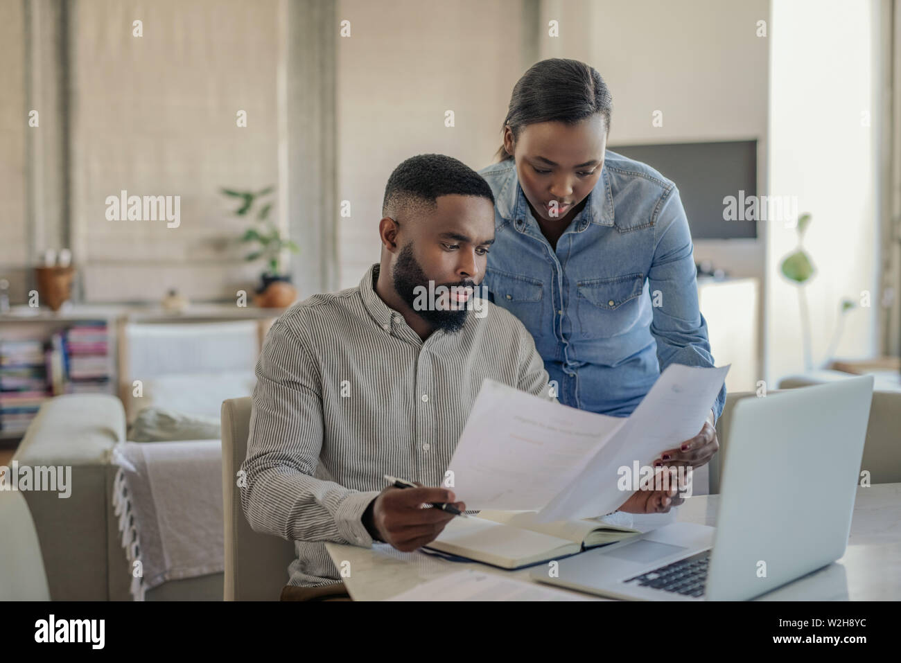 Banking relationship hi-res stock photography and images - Alamy