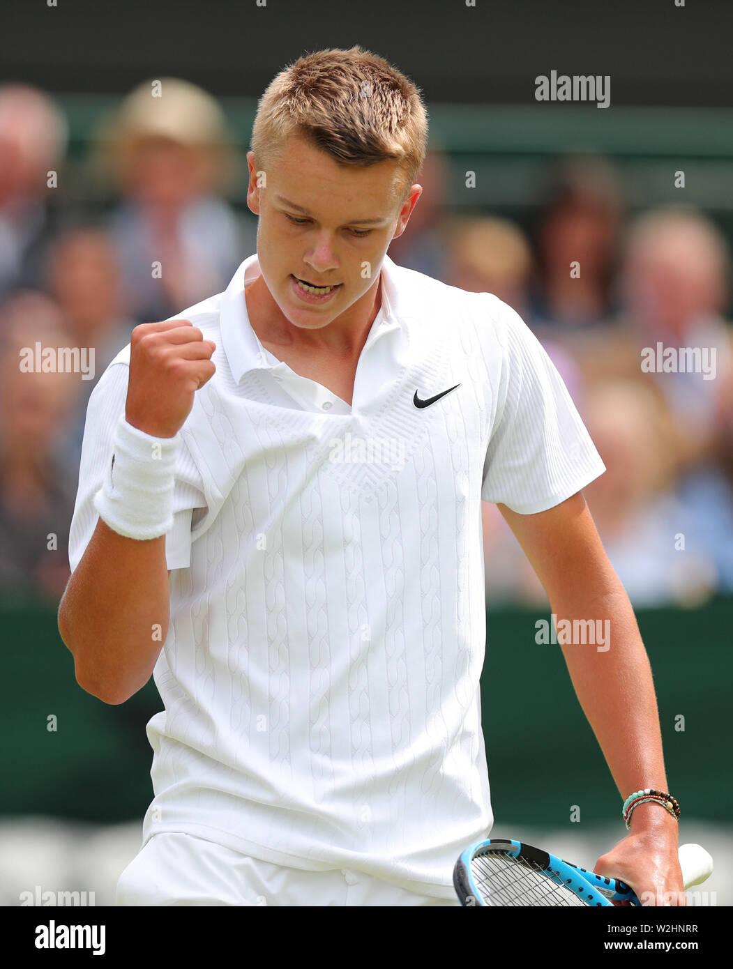 Holger rune wimbledon hi-res stock photography and images