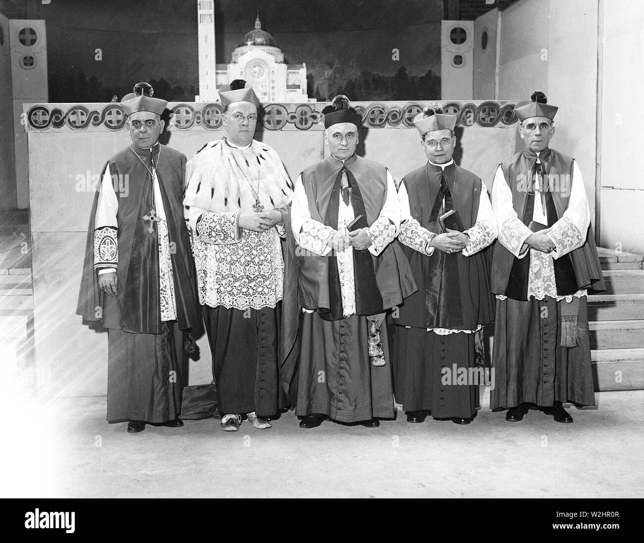 Clergy robes Black and White Stock Photos & Images Alamy