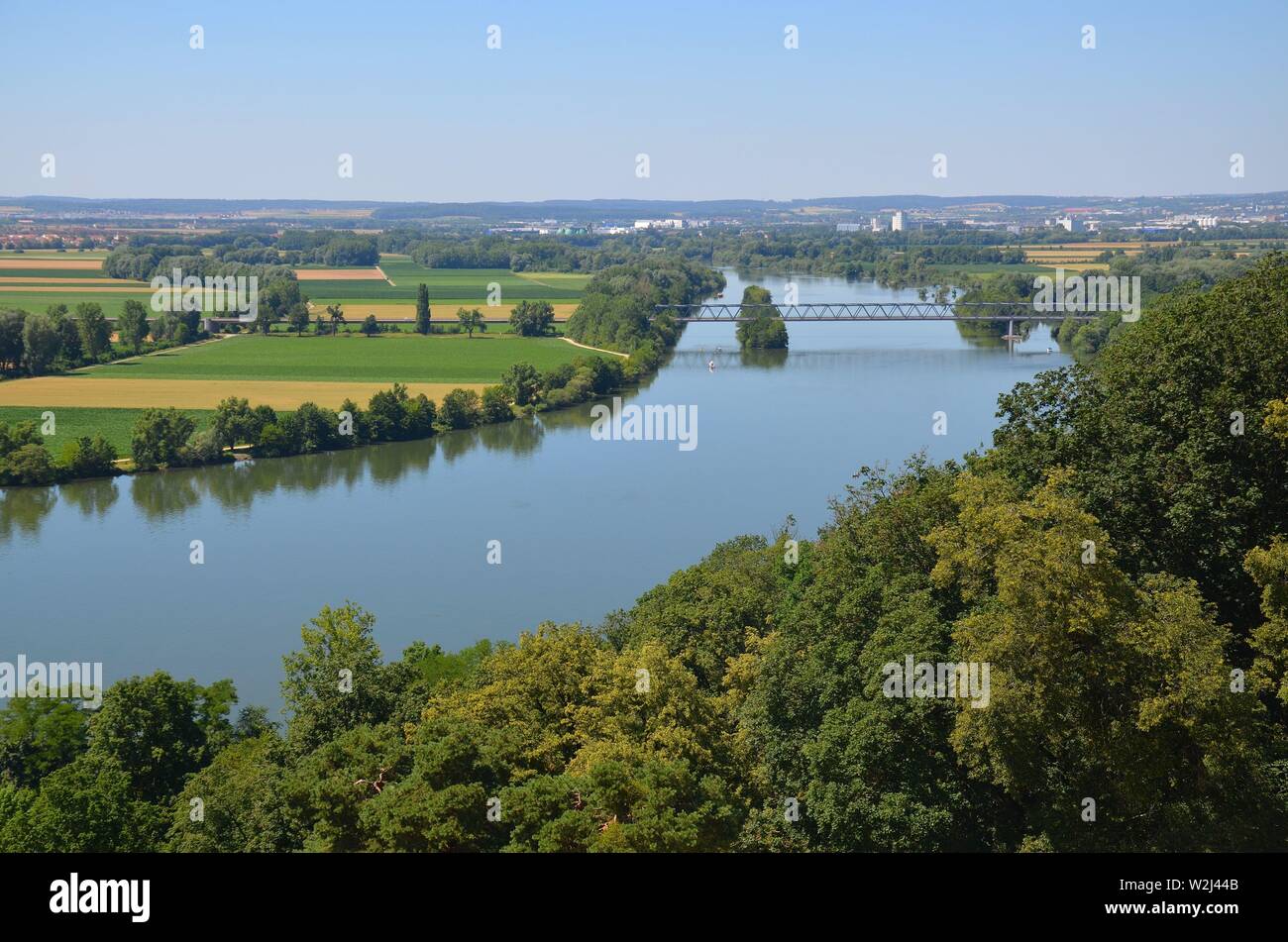 Regensburg, Oberpfalz, Bayern: historische Stadt an der Donau: Blick von der Walhalla auf die Donau Stock Photo