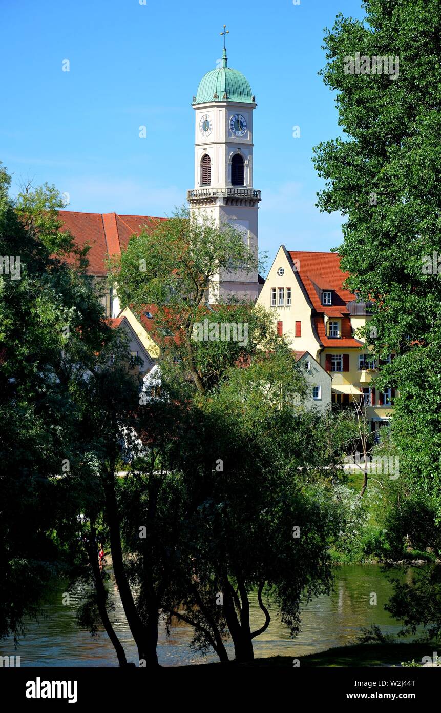 Regensburg, Oberpfalz, Bayern: historische Stadt an der Donau: Kirche auf der Insel Stadtamhof Stock Photo