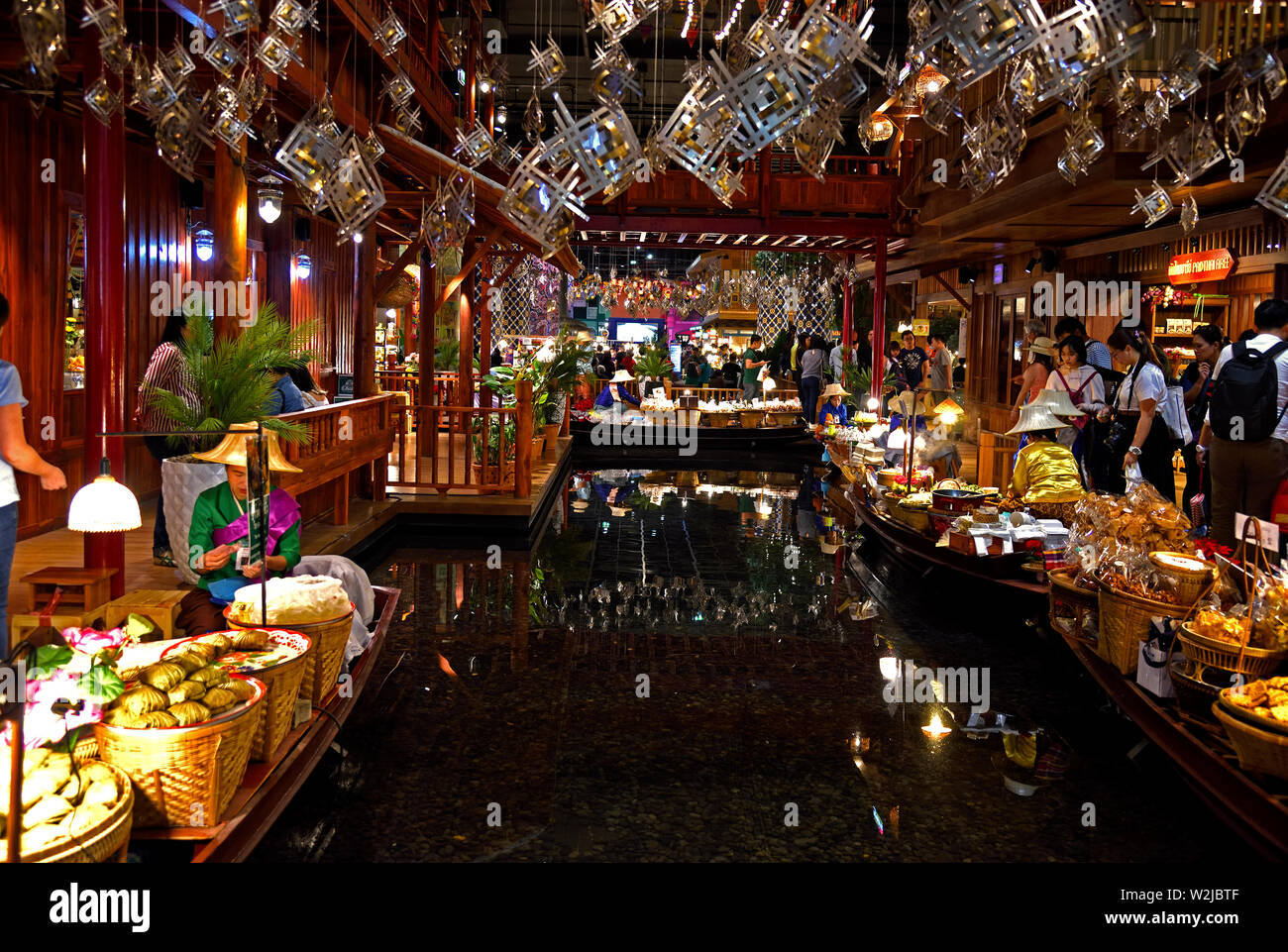 Bangkok2tour - Man-made Floating Market in Icon Siam, the latest shopping  mall in Bangkok.