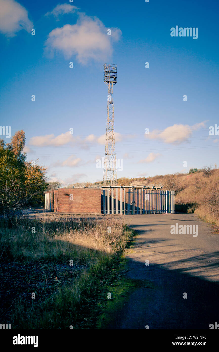 An abandoned lighting tower on an old industrial site, Gateshead, UK Stock Photo