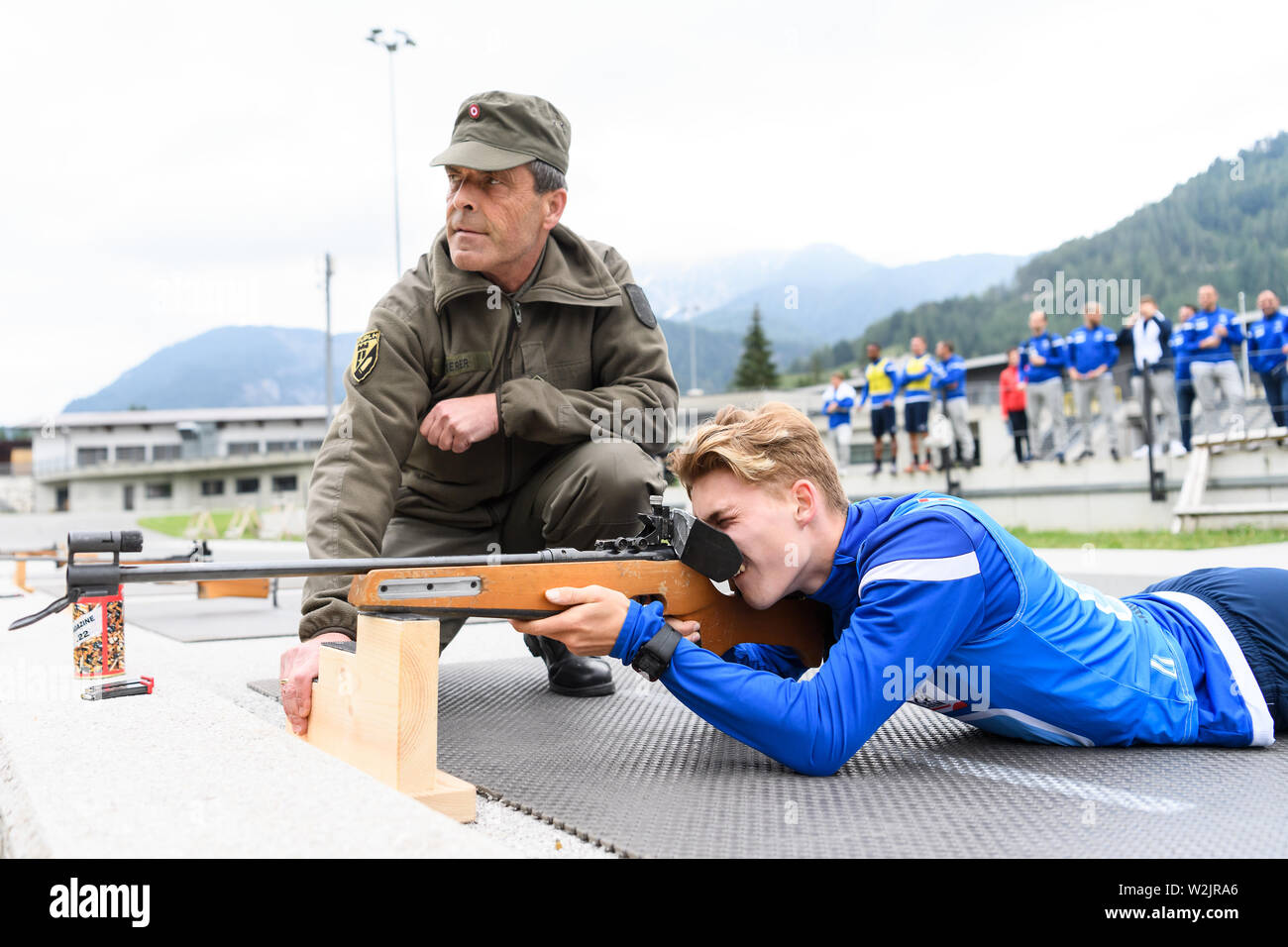 Teambuilding at afterwithtag in biathlon stadium. Dominik Kother (KSC) at the shooting range. GES/football/2nd Bundesliga: training camp of the Karlsruhe Sports Club in Waidring, 07/09/2019 Football/Soccer: 2nd League: training camp Karlsruher SC, Waidring, Austria, July 9, 2019 | usage worldwide Stock Photo