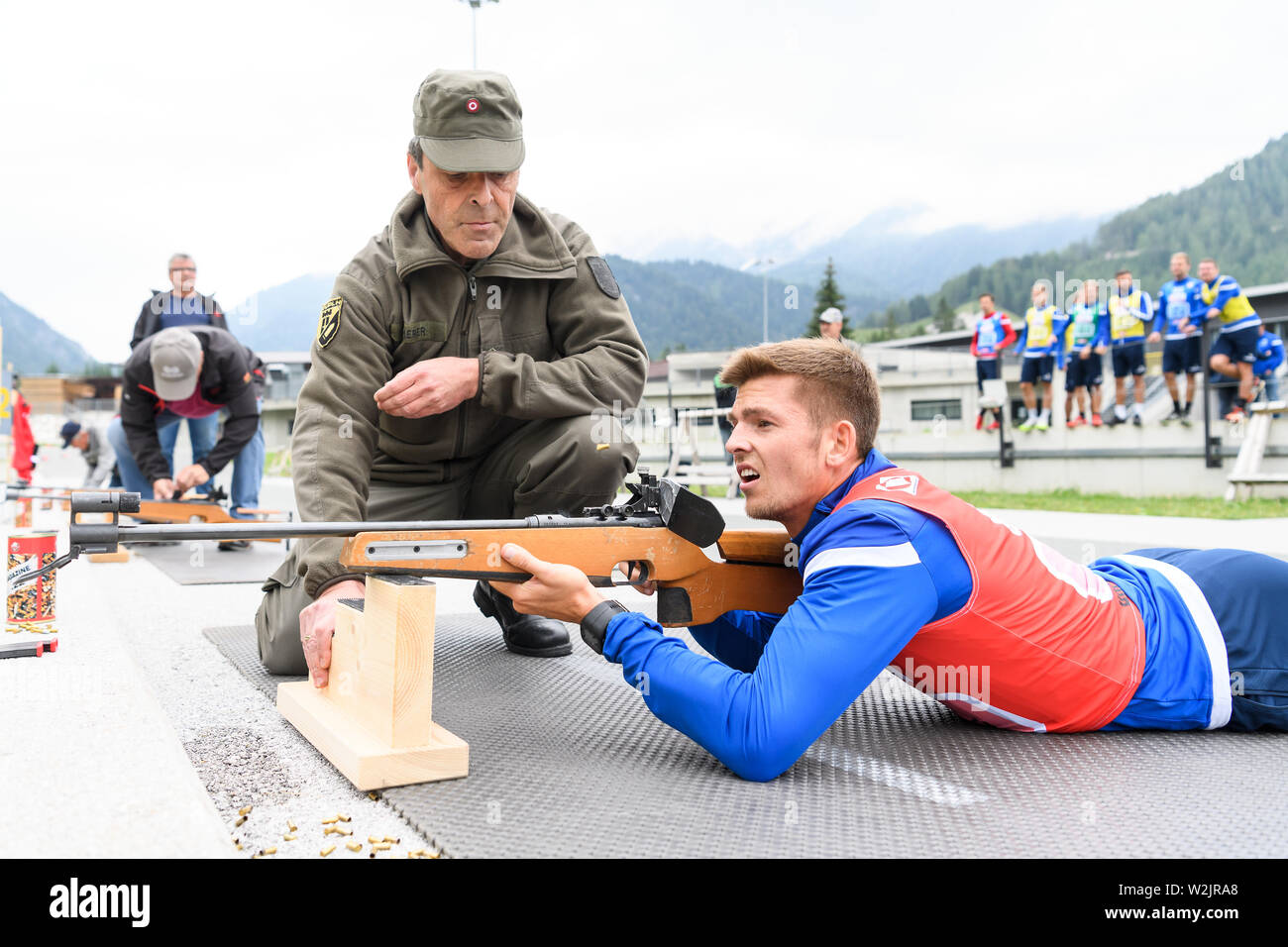Teambuilding at afterwithtag in biathlon stadium. Marvin Wanitzek (KSC) at the shooting range. GES/football/2nd Bundesliga: training camp of the Karlsruhe Sports Club in Waidring, 07/09/2019 Football/Soccer: 2nd League: training camp Karlsruher SC, Waidring, Austria, July 9, 2019 | usage worldwide Stock Photo