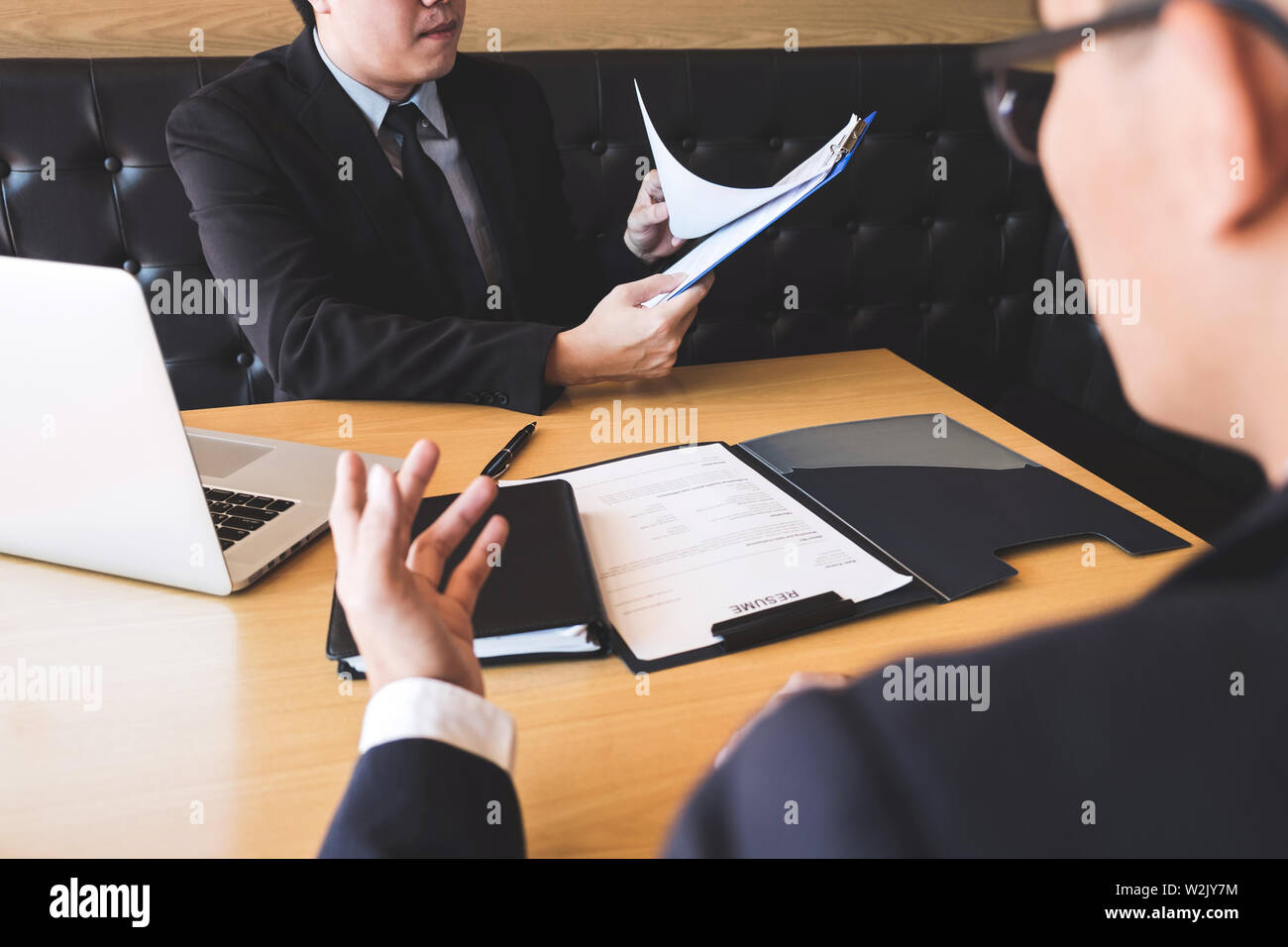 Explaining profile hi-res stock photography and images - Alamy