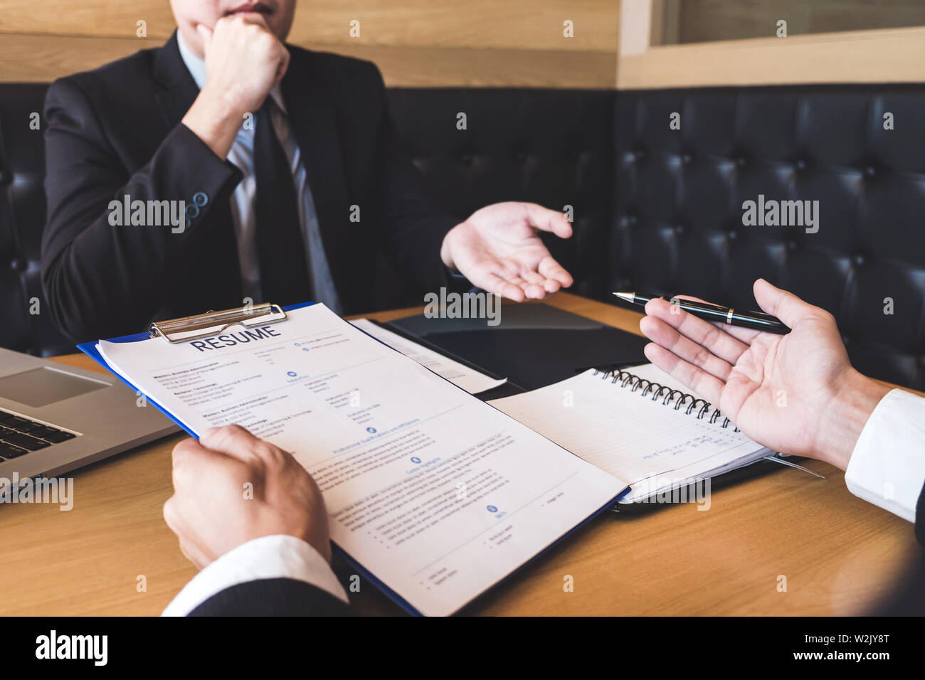 Explaining profile hi-res stock photography and images - Alamy