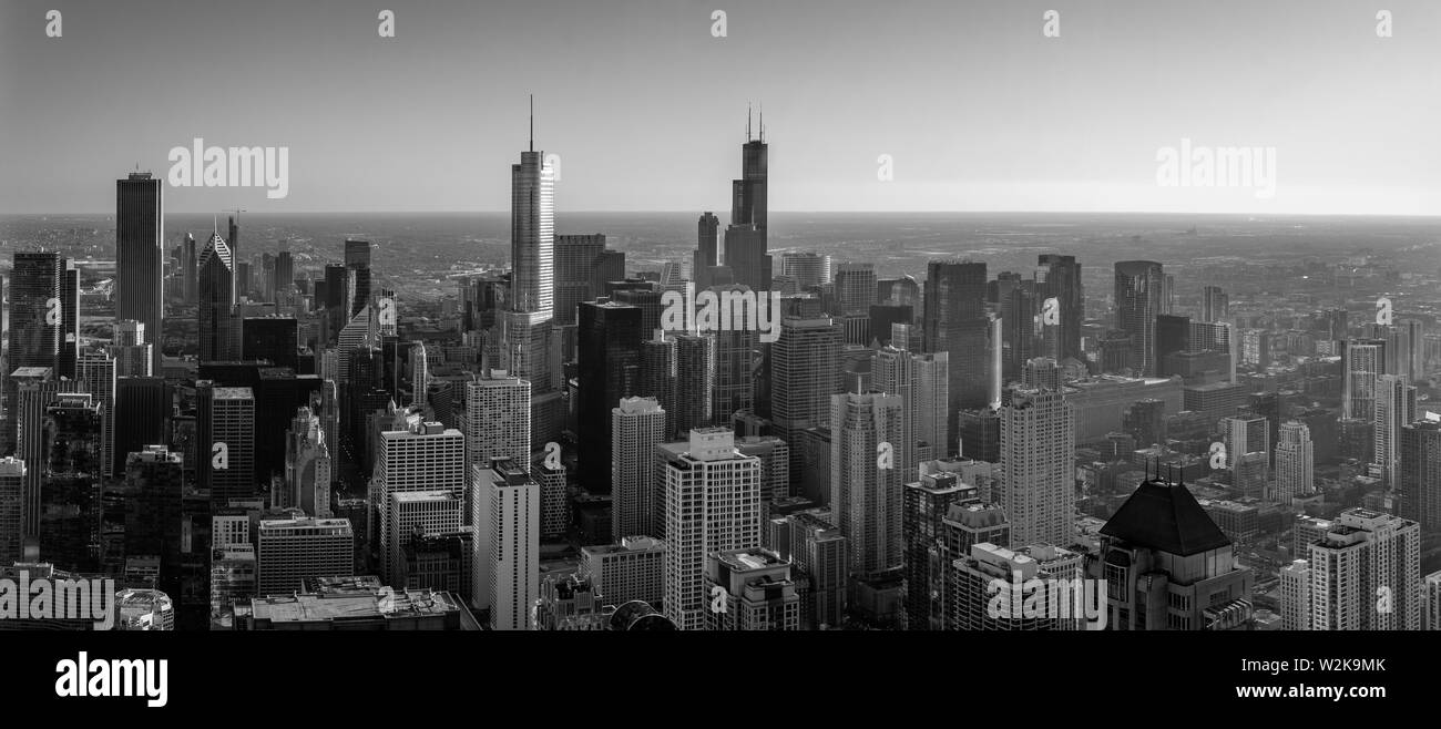 Chicago skyline night Black and White Stock Photos & Images - Alamy