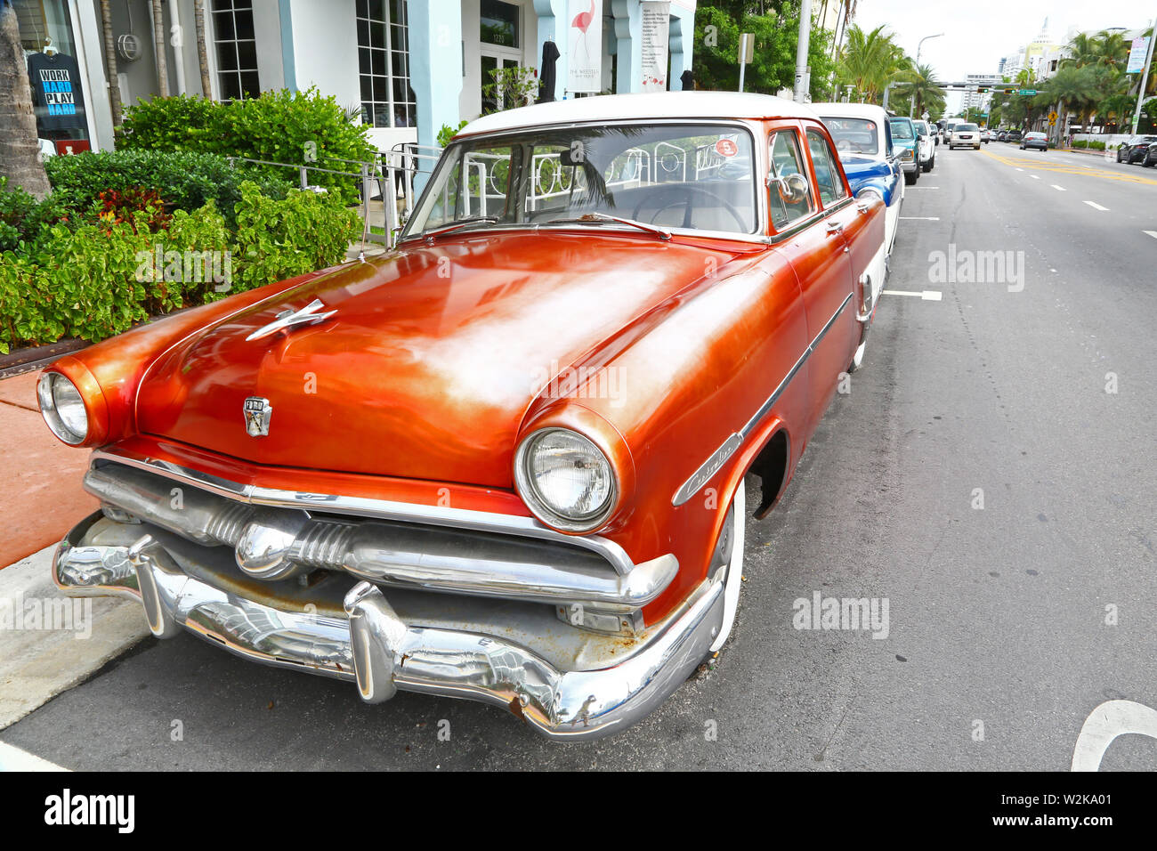 Vintage car in Miami Beach Stock Photo - Alamy